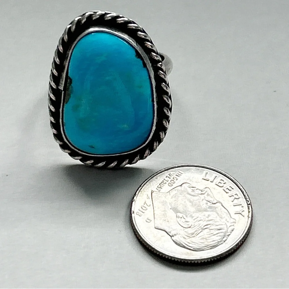 Vintage Southwestern Turquoise Sterling Silver Ring - Picture 9 of 11